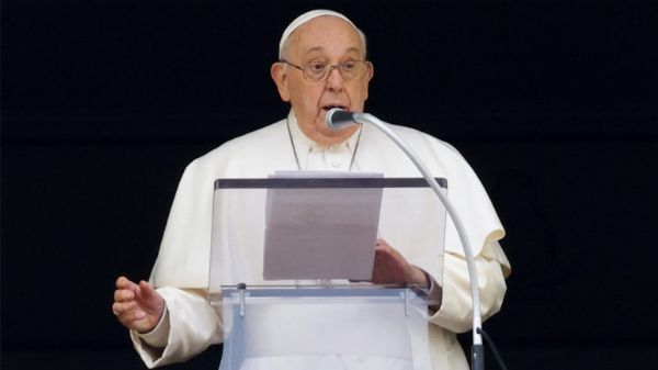Haber | Papa`dan eşcinsel çiftlere evlilik onayı
